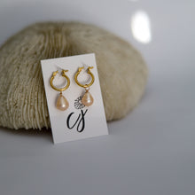 Load image into Gallery viewer, Teeny Hoops